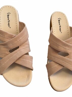 Bare Traps sandals- beige crossover elastic straps-cushioned footbed-Size 8.5